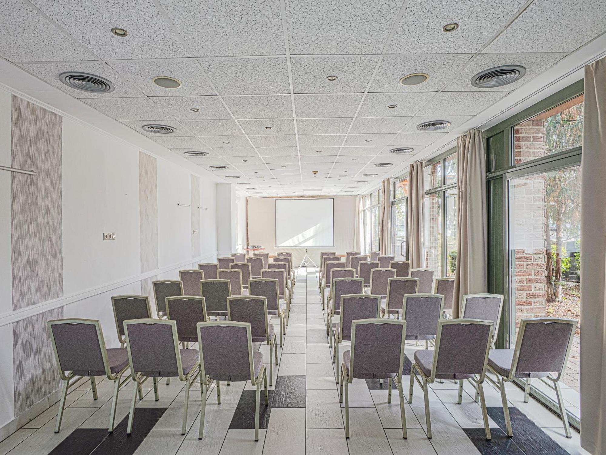 Holiday Beach Budapest Wellness Hotel With Sauna Park Ngoại thất bức ảnh