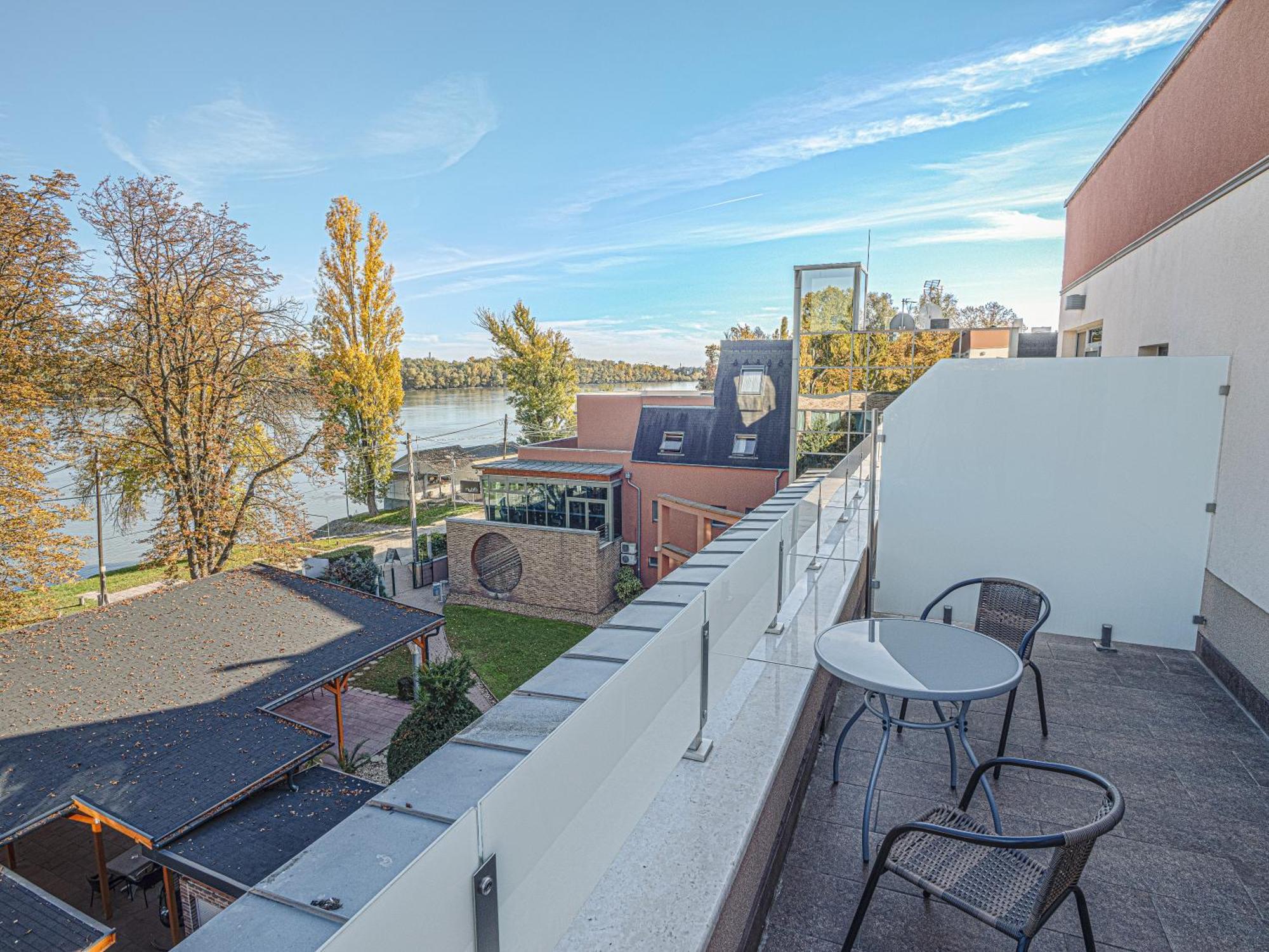 Holiday Beach Budapest Wellness Hotel With Sauna Park Ngoại thất bức ảnh